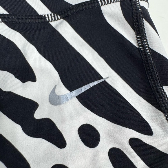 Nike Dri-FIT Womens Leggings Size M Black White Abstract Print Running Athletic - Picture 2 of 7